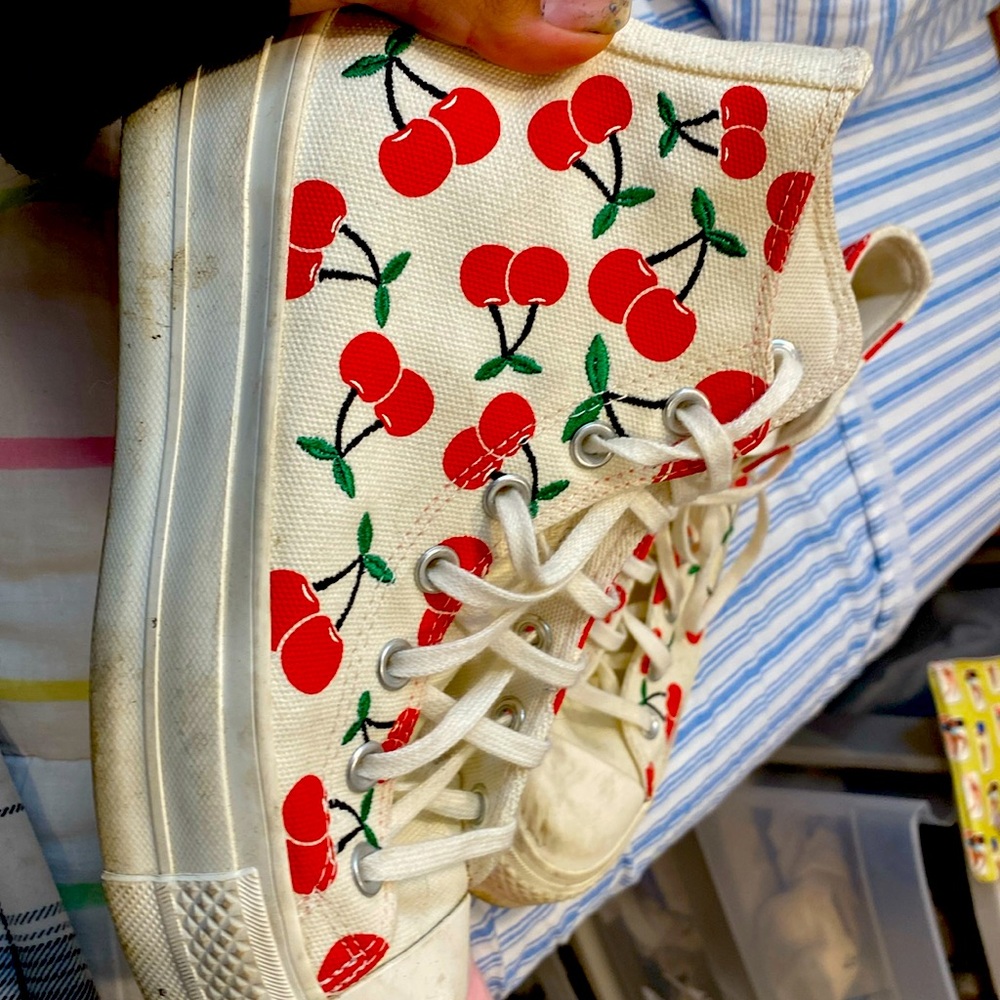 Shoes where originally 150 but I will put them for 100